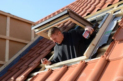 Pose de fenêtres de toit Velux au Falgoux
